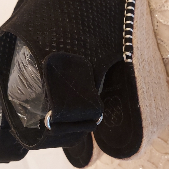 Daisy Fuentes Rory Black Wedge Sandals, Size 8.5 - Picture 6 of 14